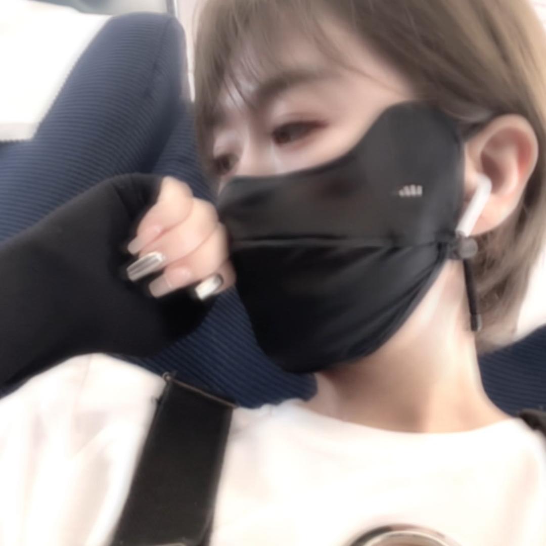 慕 童（MOTONG）