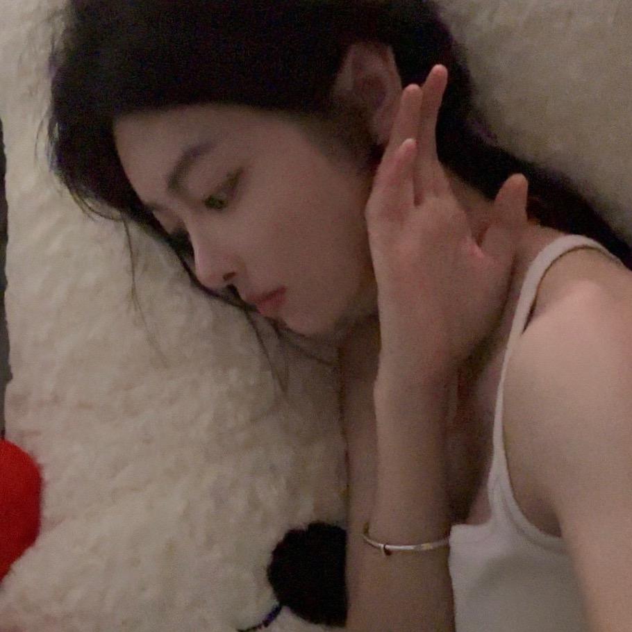 小婷^