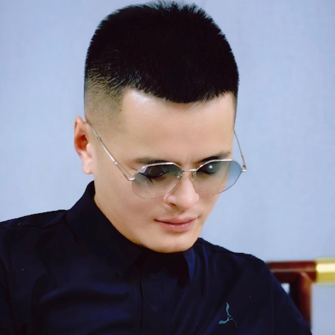 赫尊
