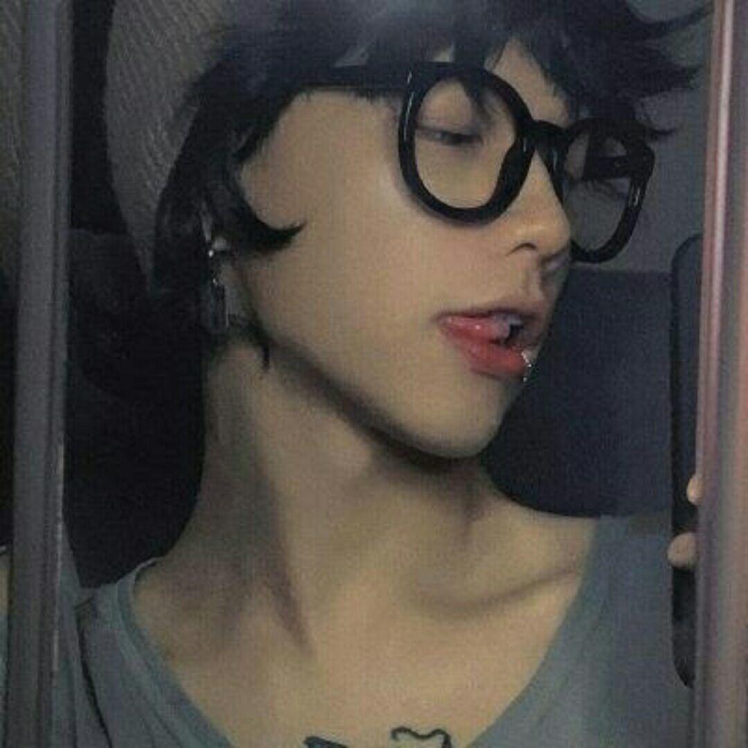 9977
