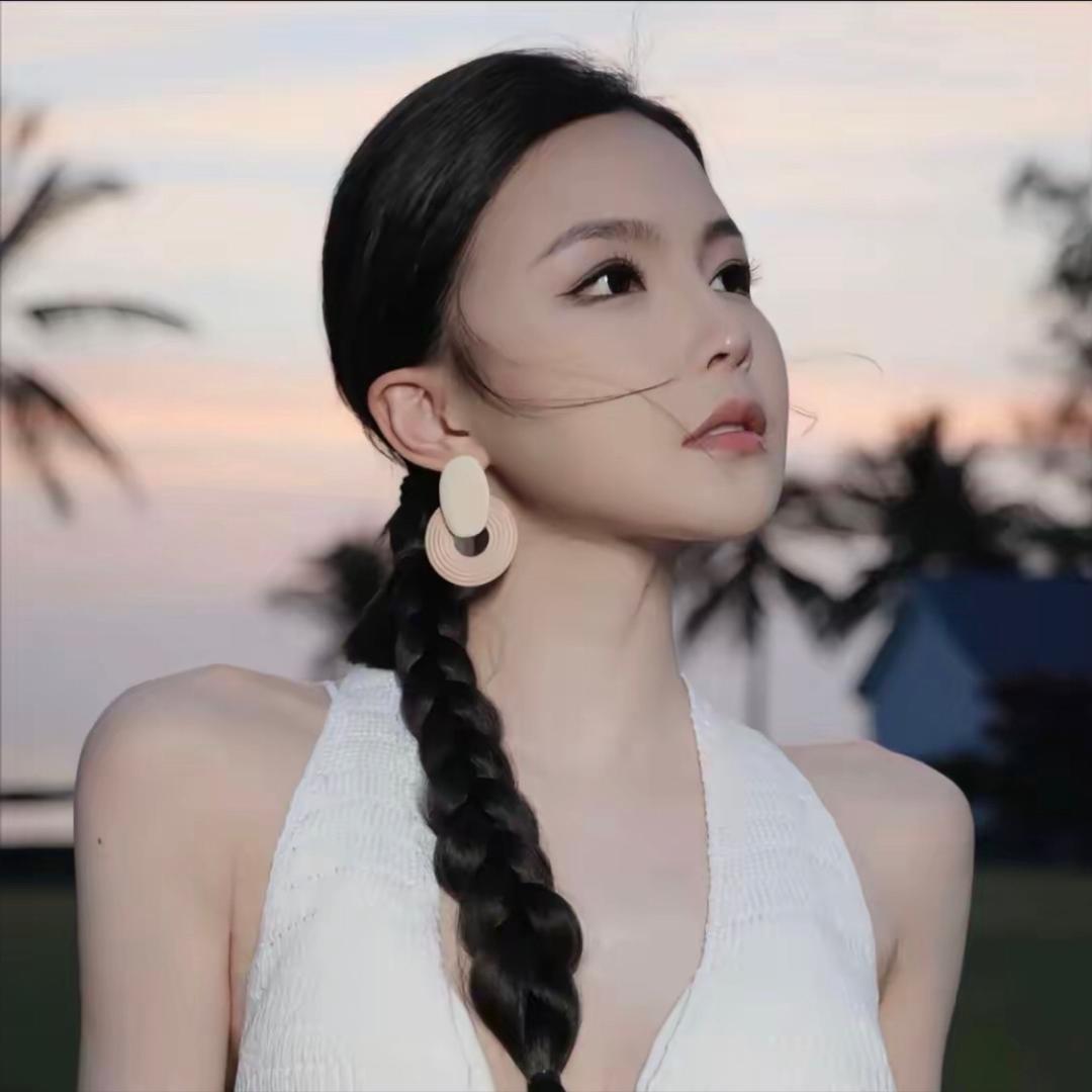 溶溶授权爆款服饰