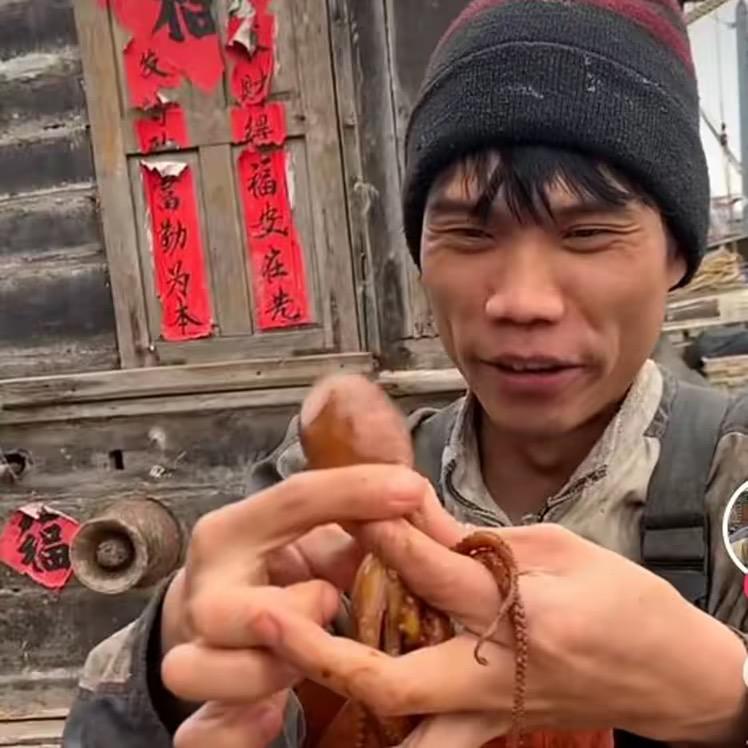 小样吃爆头