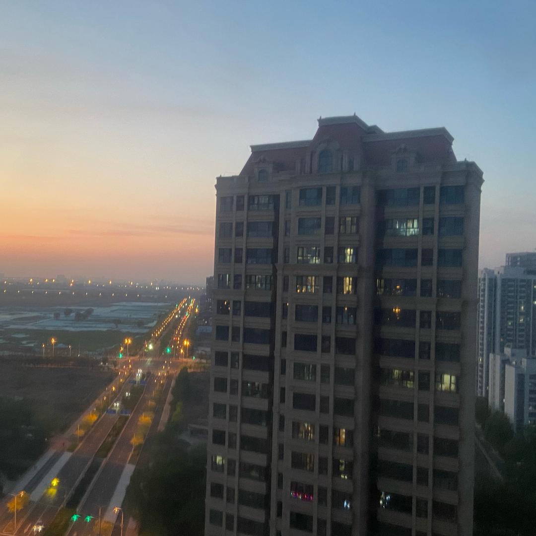 偶是齐刘海的萌妹纸