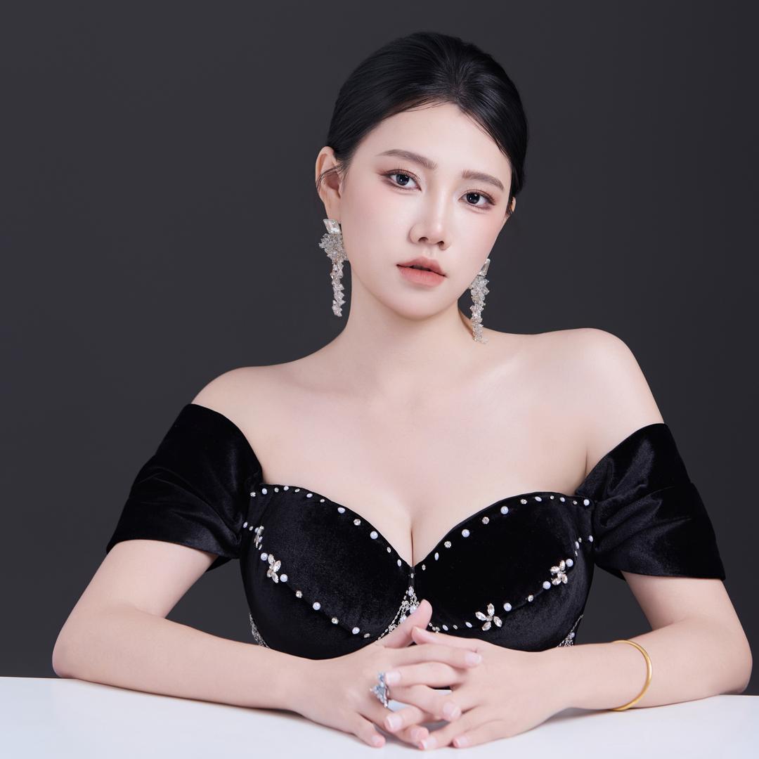 臻挺-媛媛丰满训练专场