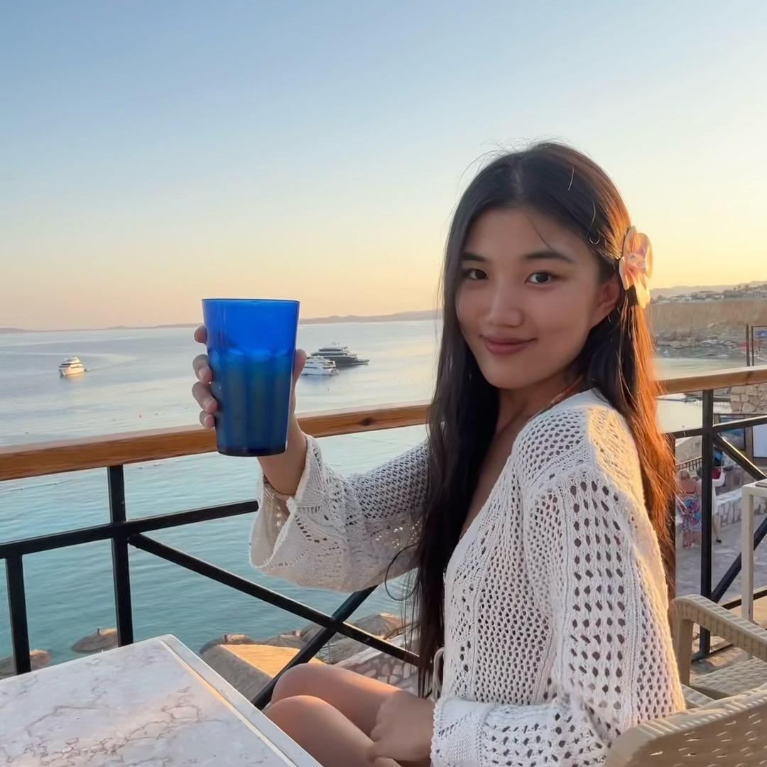 张三三-