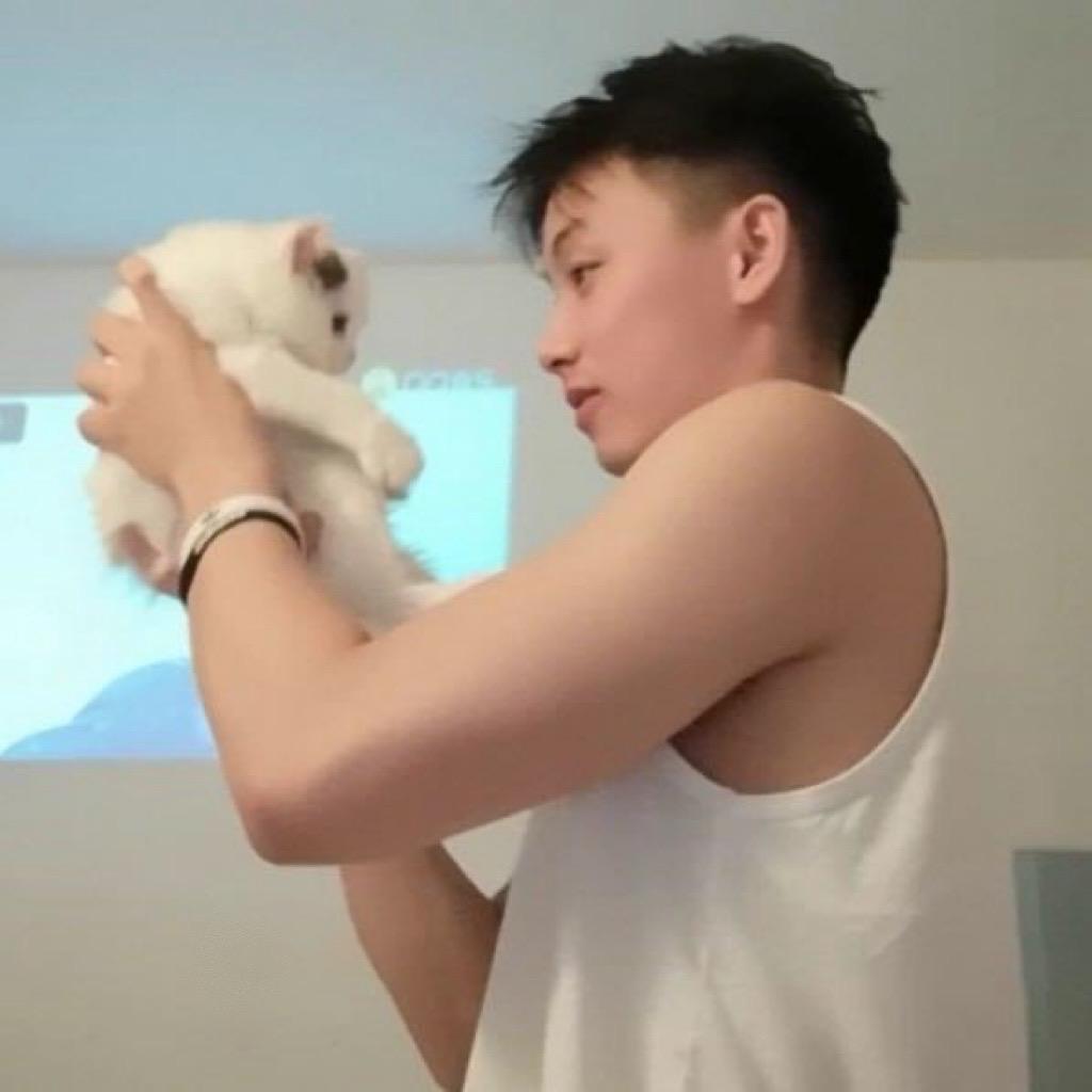 小何hhh