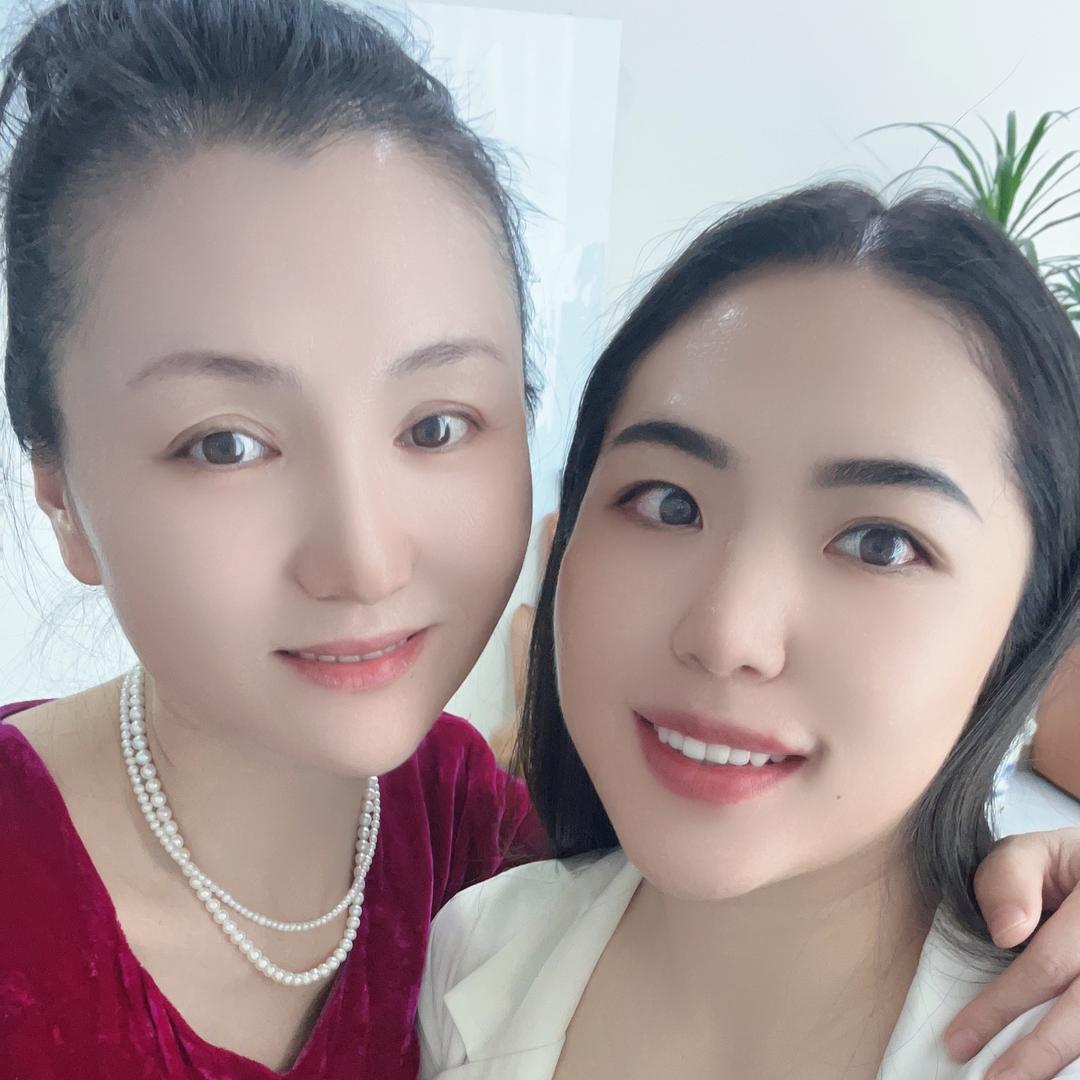 诺万娜 闪姐企业店项目负责人包老师