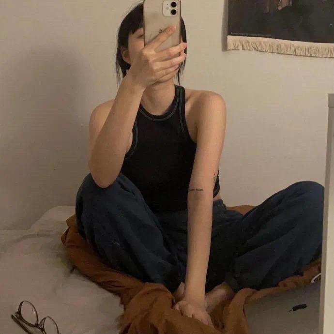 柒七.