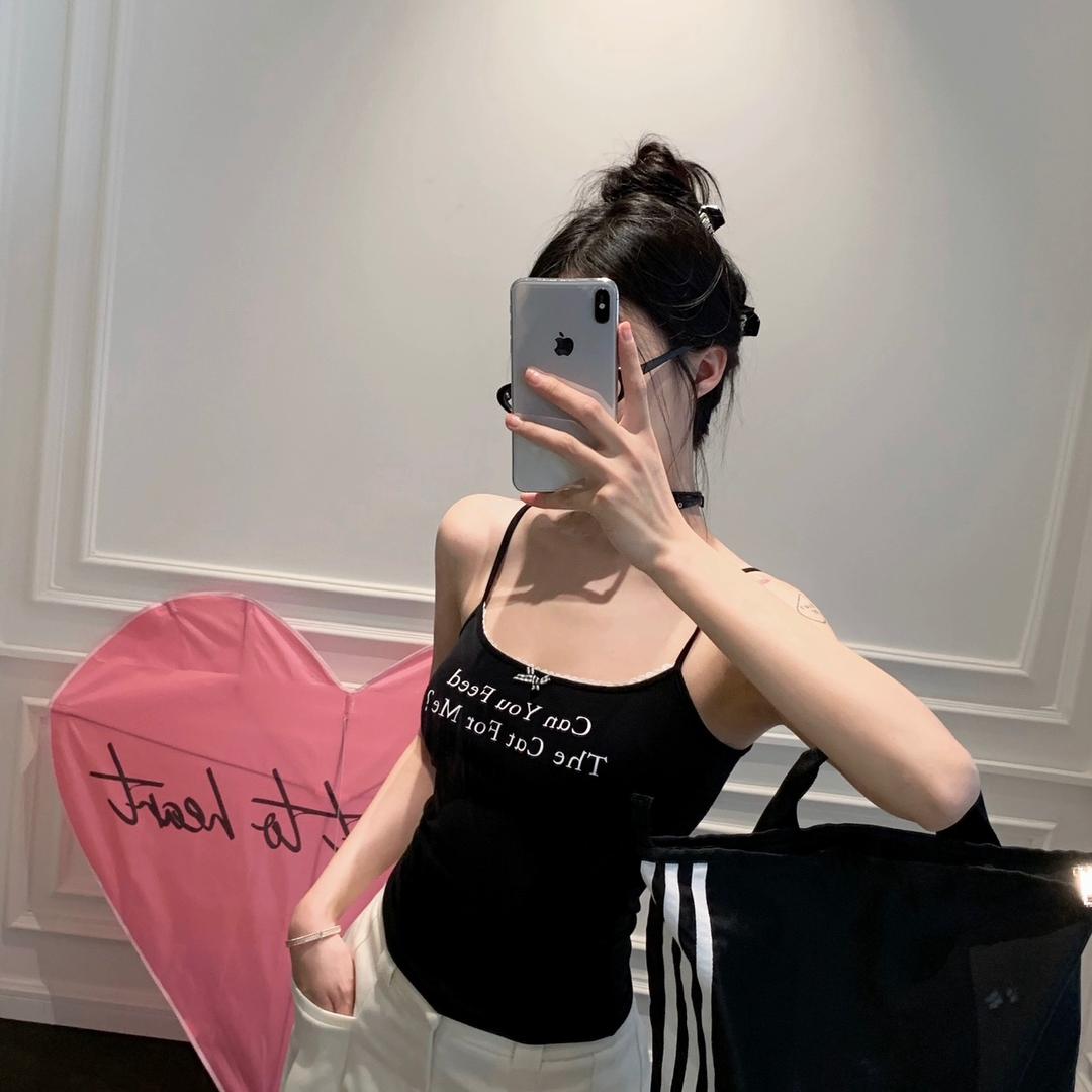 琳琳要穿小吊带