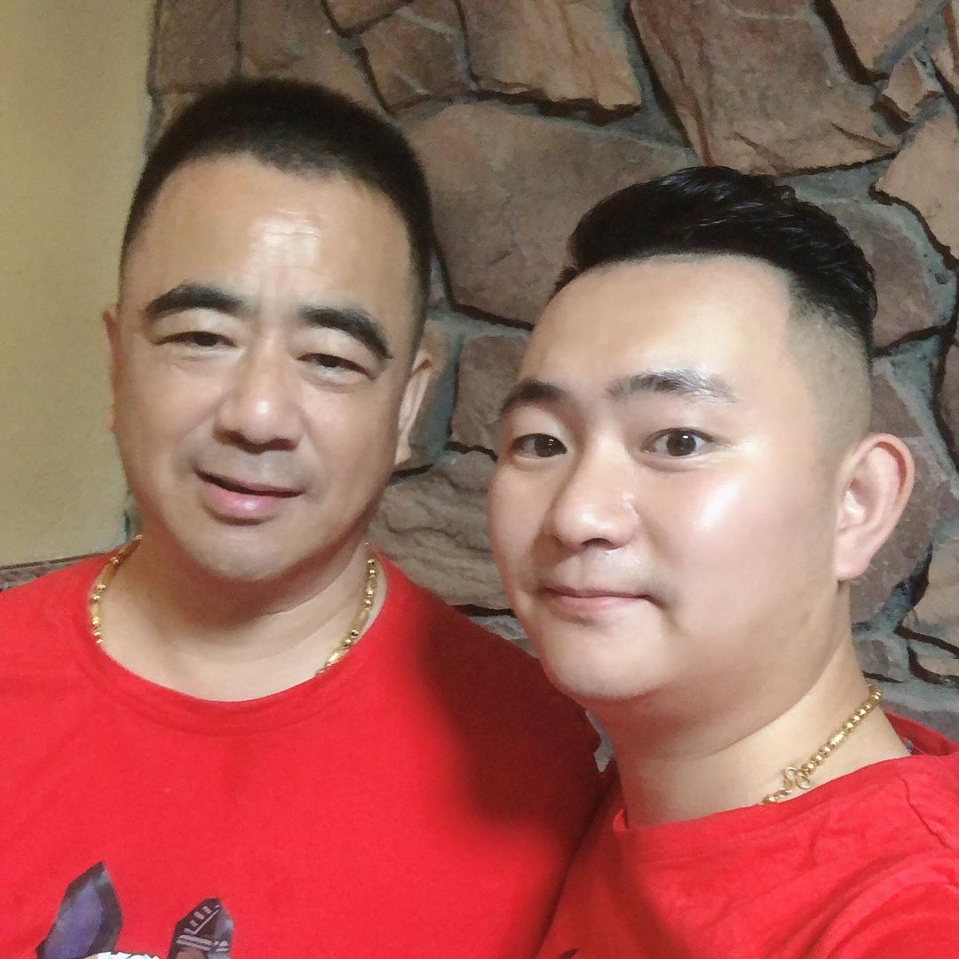 欢喜一家人.