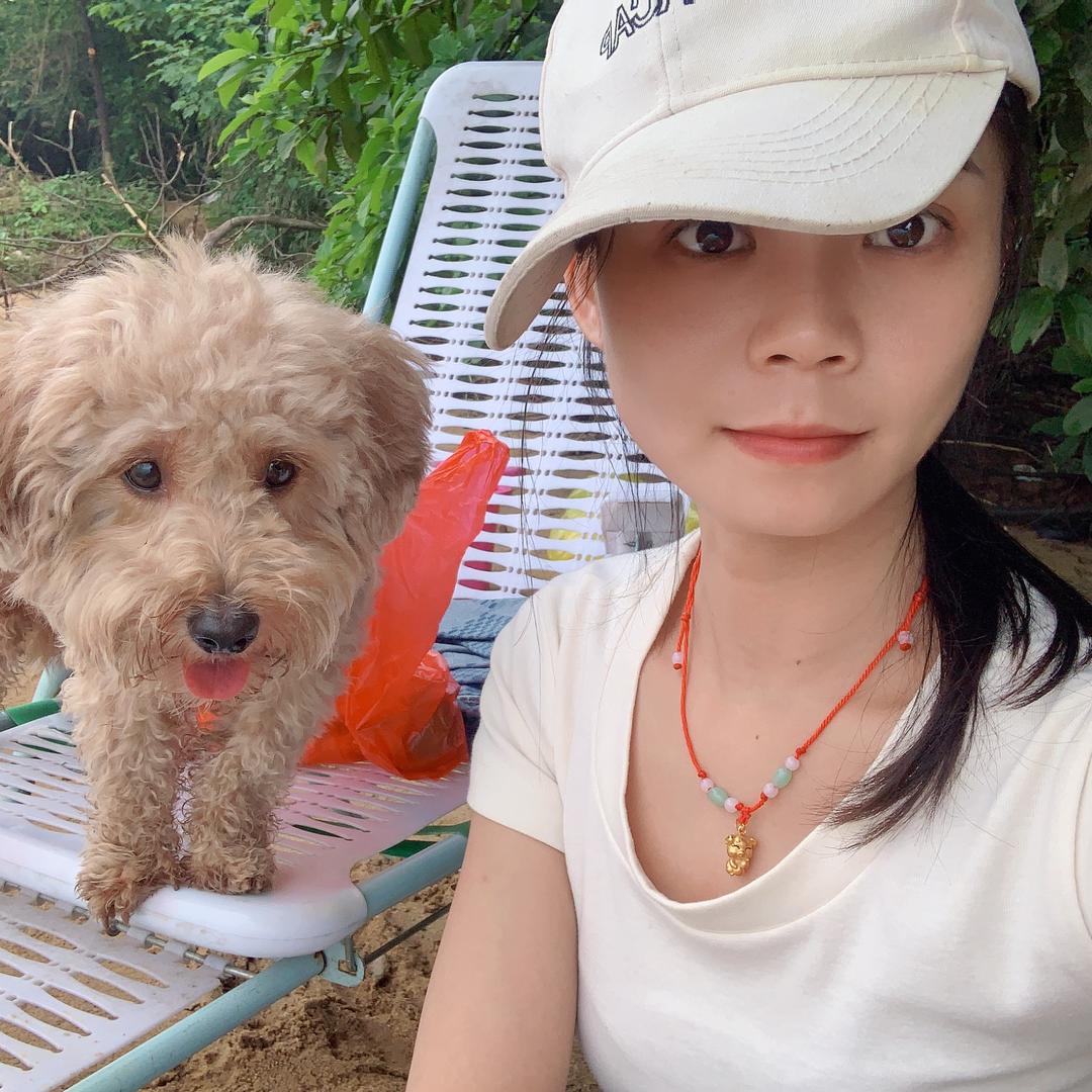 @大 脸 妹