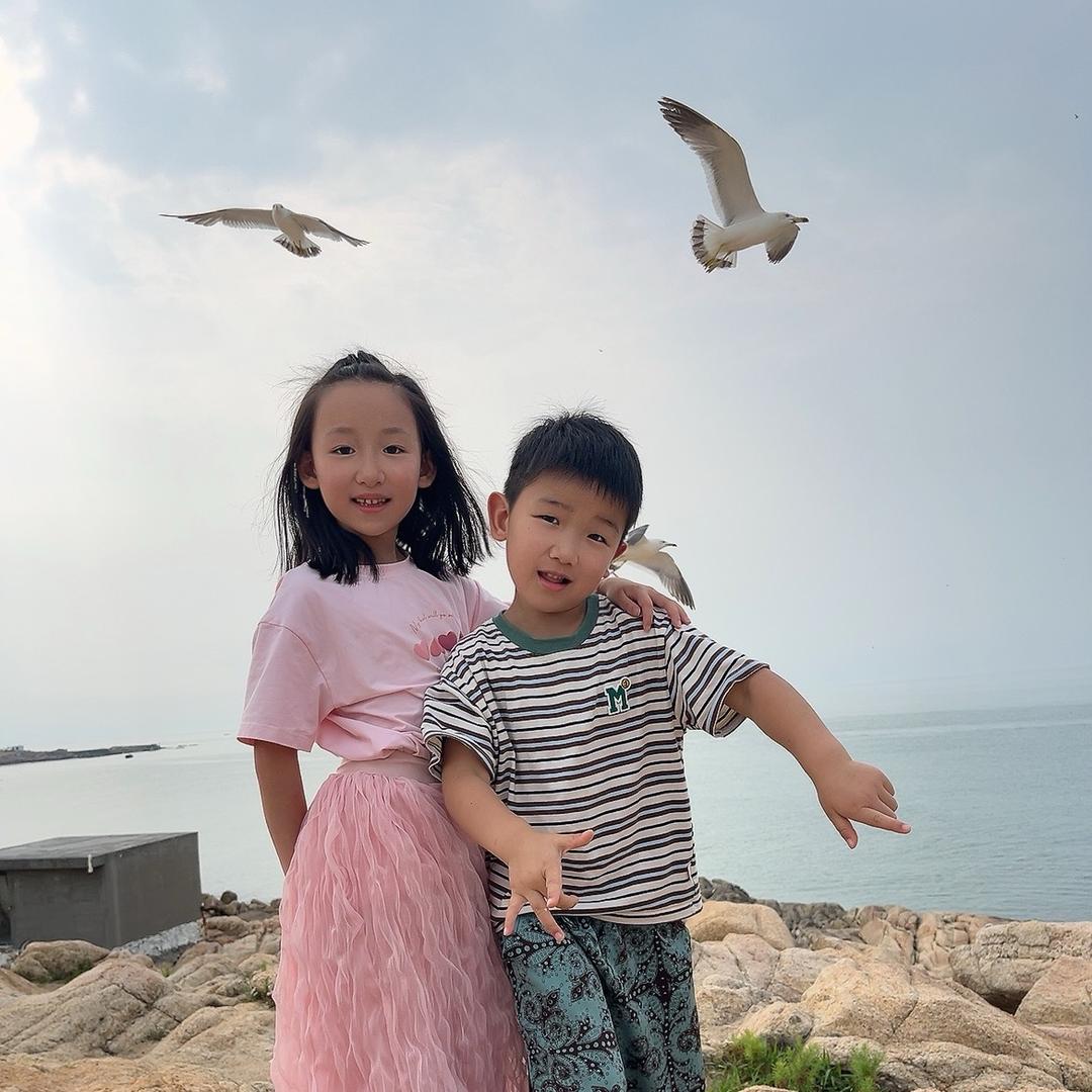 燕子俩娃妈