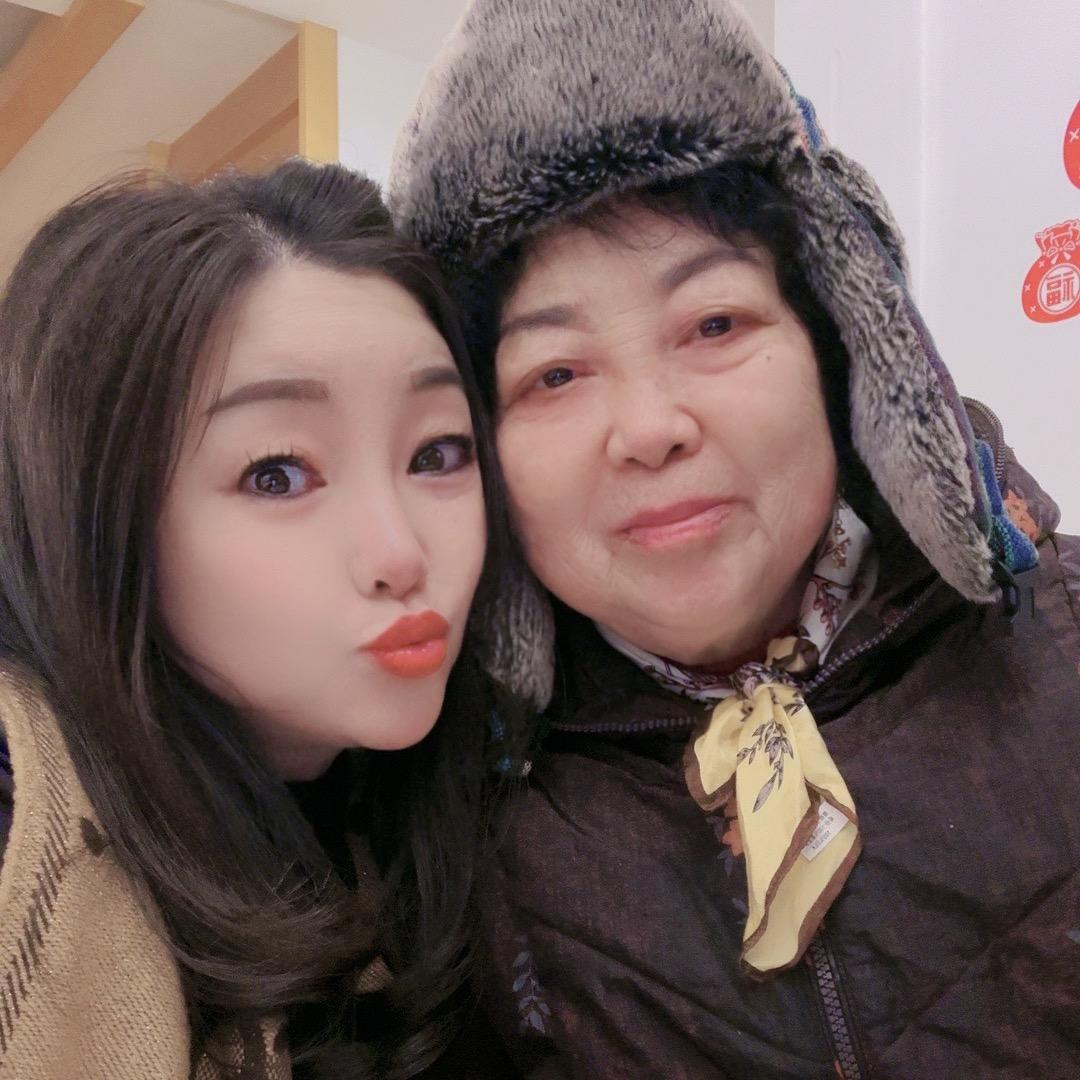 莎莎和妈妈