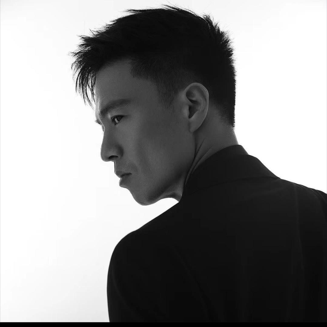 专踹瘸子那条好腿