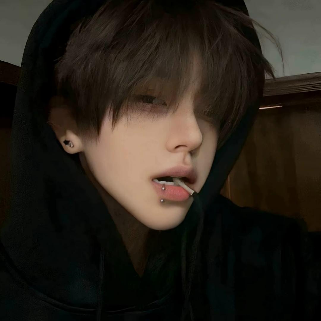 痞子小奕.