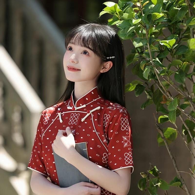 四季予她旗袍