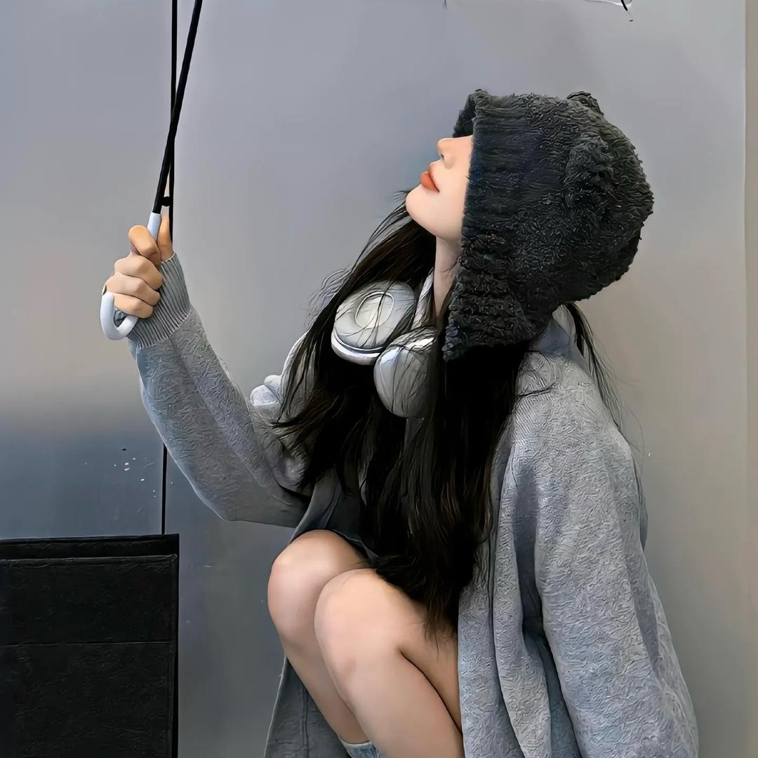 ，