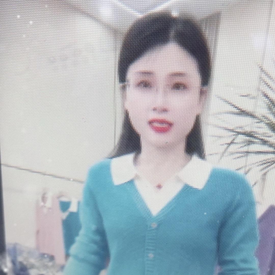 可儿女装工厂店5316