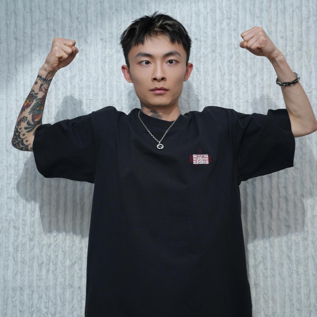 爱开响车的大東！