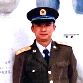 风中雪松