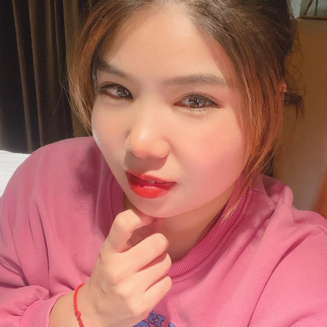 爱笑的婷子