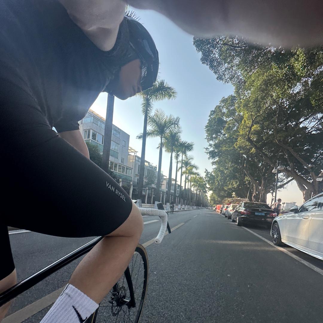 强烈辛跳