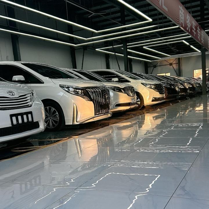 白城鸿宇商务车