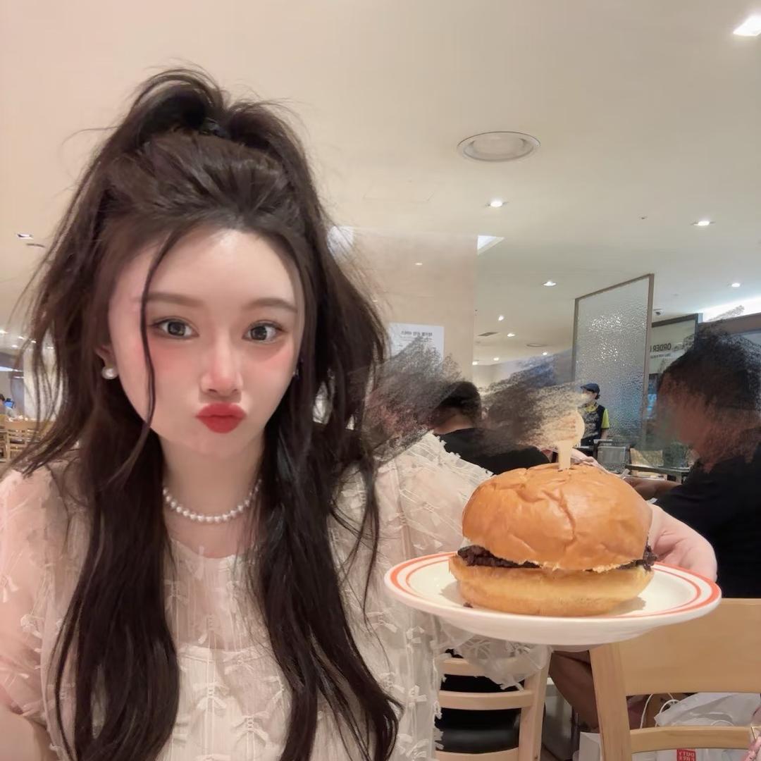 姜小球是胖球