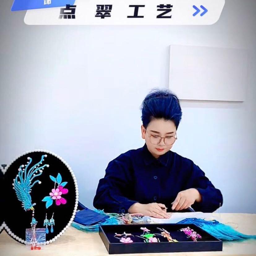 吴三少戏曲头饰点毛工艺设计创作室