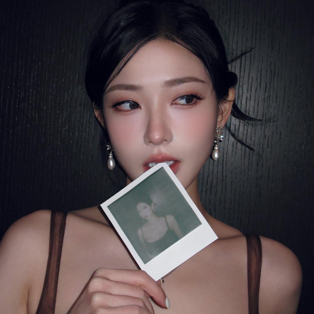Camille酒窝儿