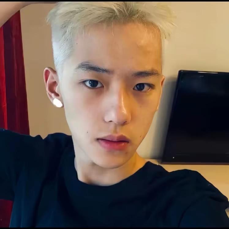 阿朗.