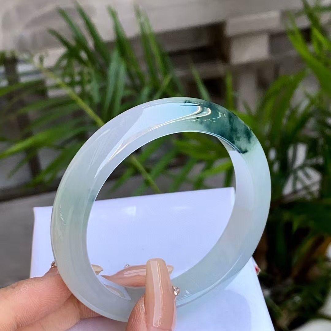 益阳市赫山区佳莉张商贸行（个体工商户）