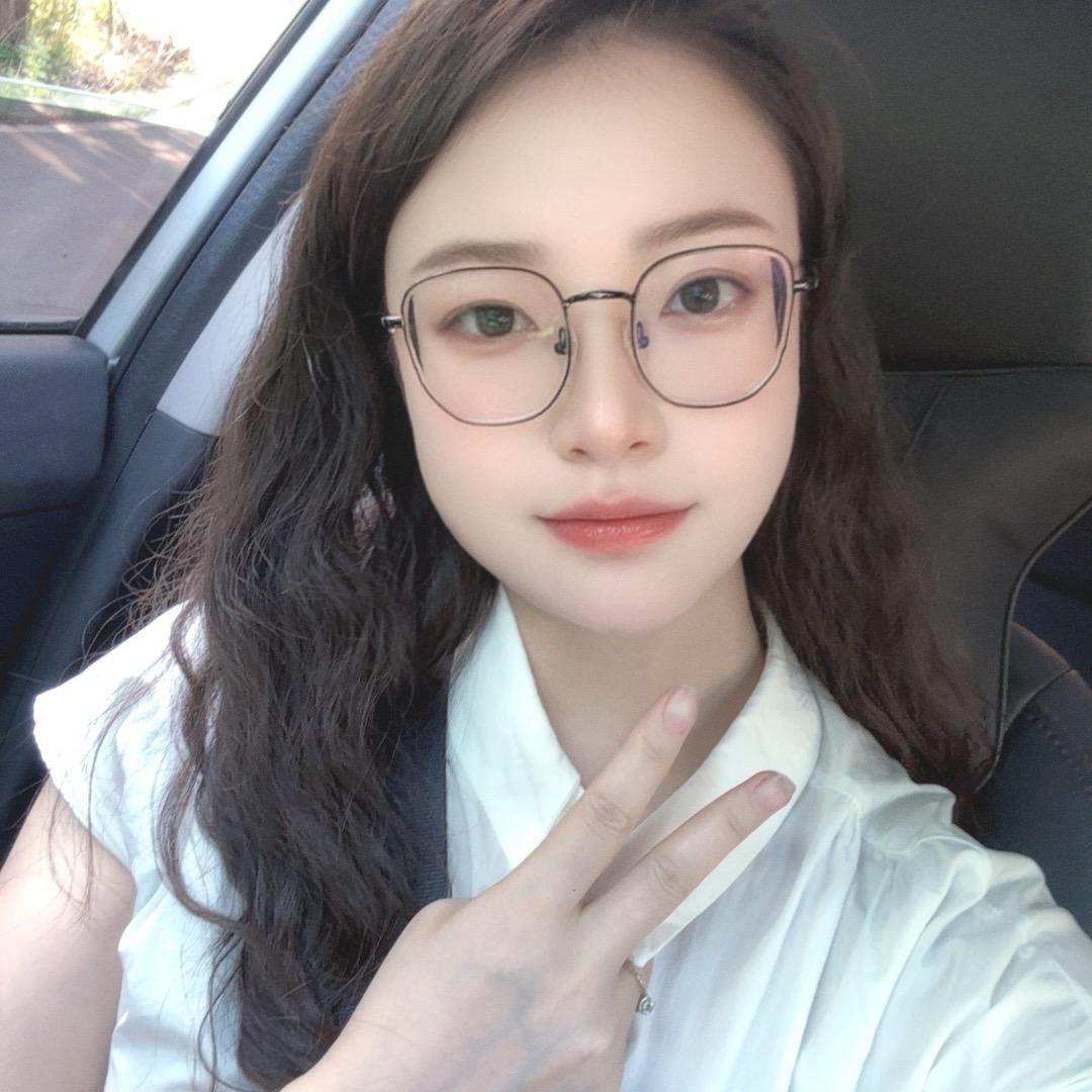 李菇凉