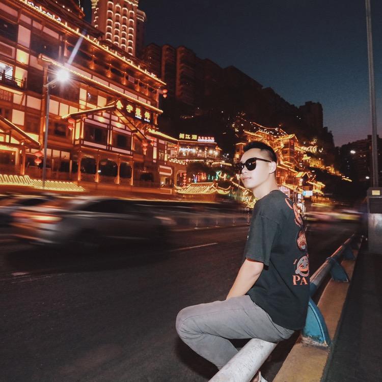防城港皇冠车馆（阿隆）