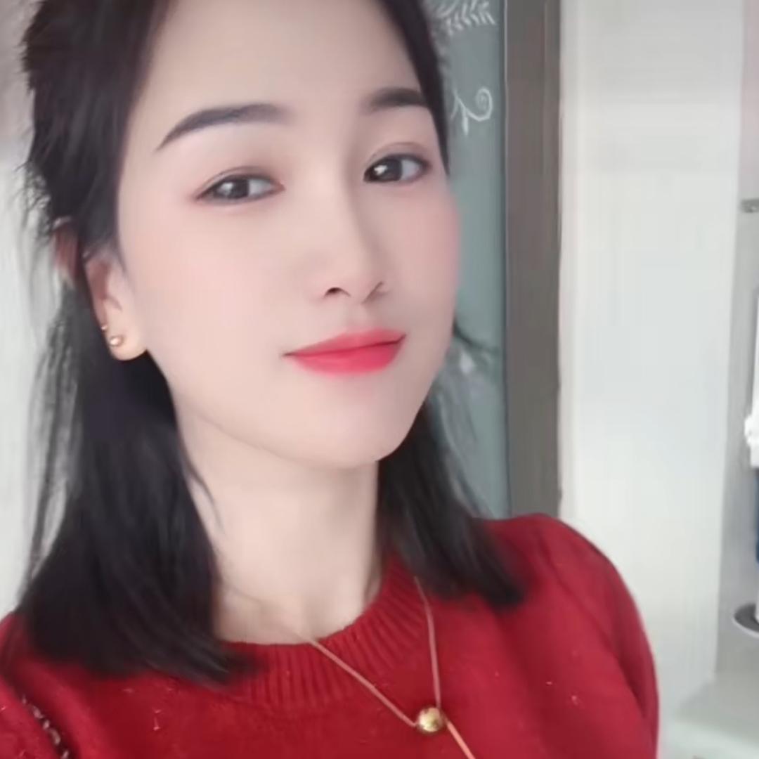 香露，哨傣服裝店
