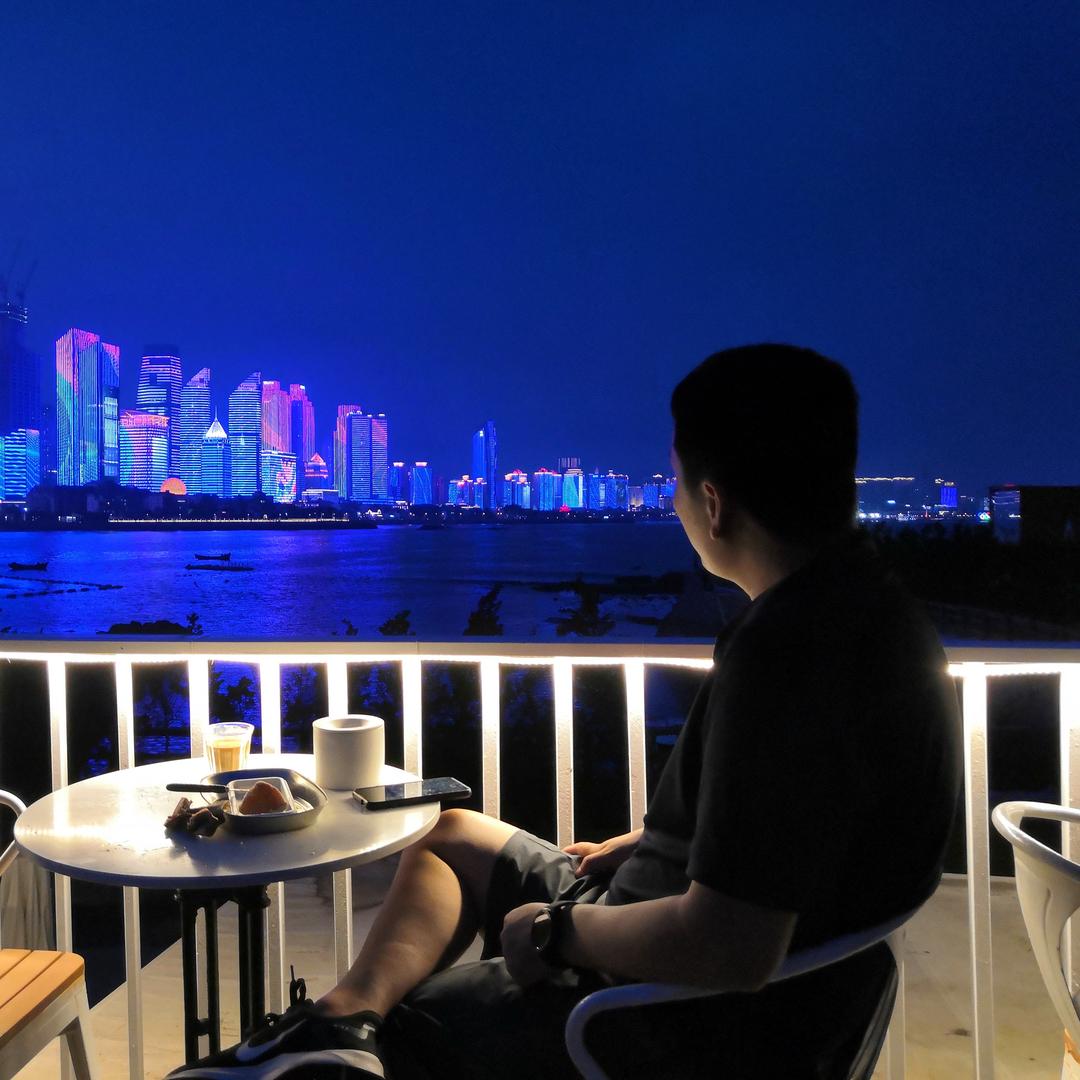 天空云净