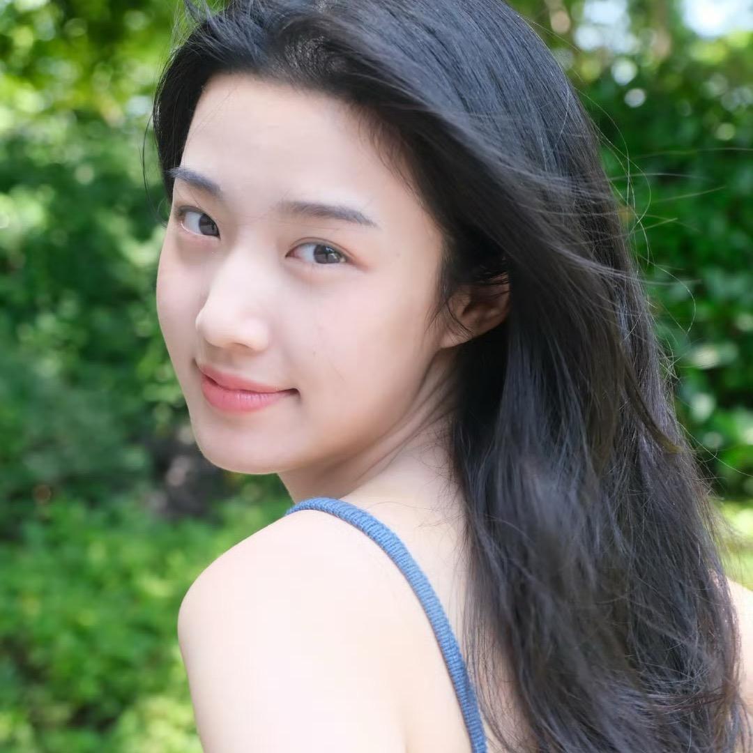 爱唱歌的芳姐的女儿