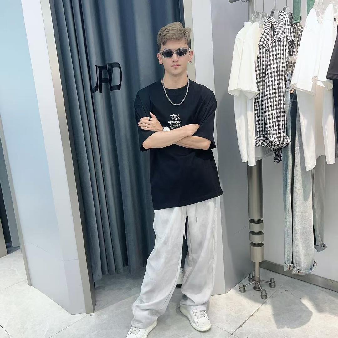 鸿鑫娱乐总监小兵总（团队招人）