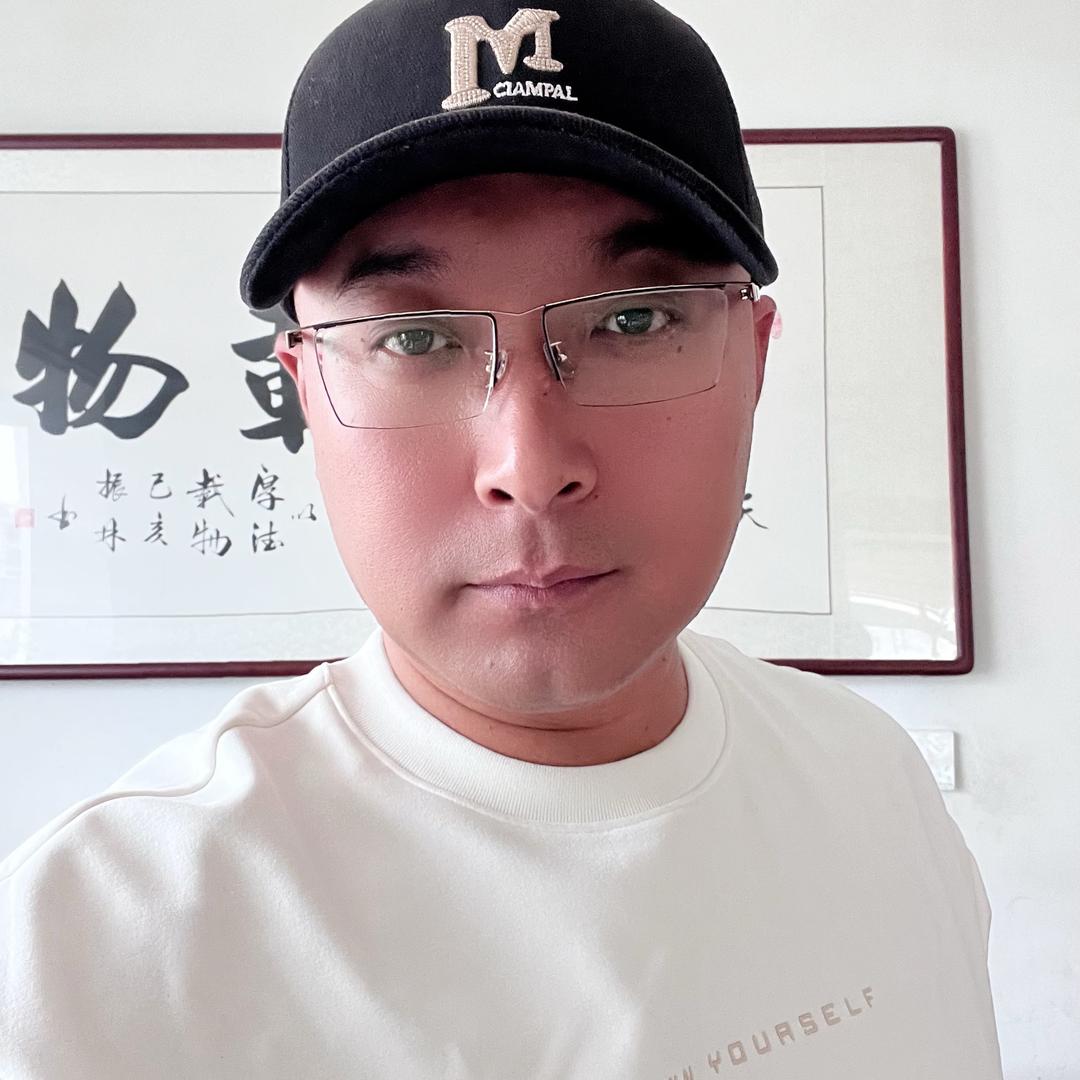 鲁蛋（商业IP运营编导）