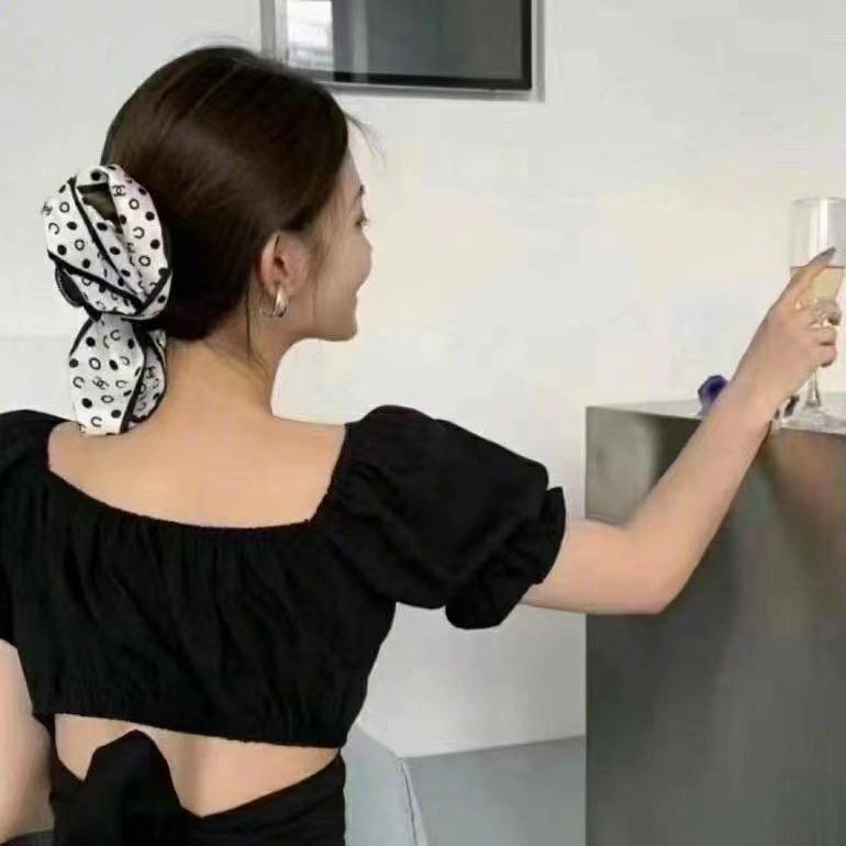 桃子女装工作室.
