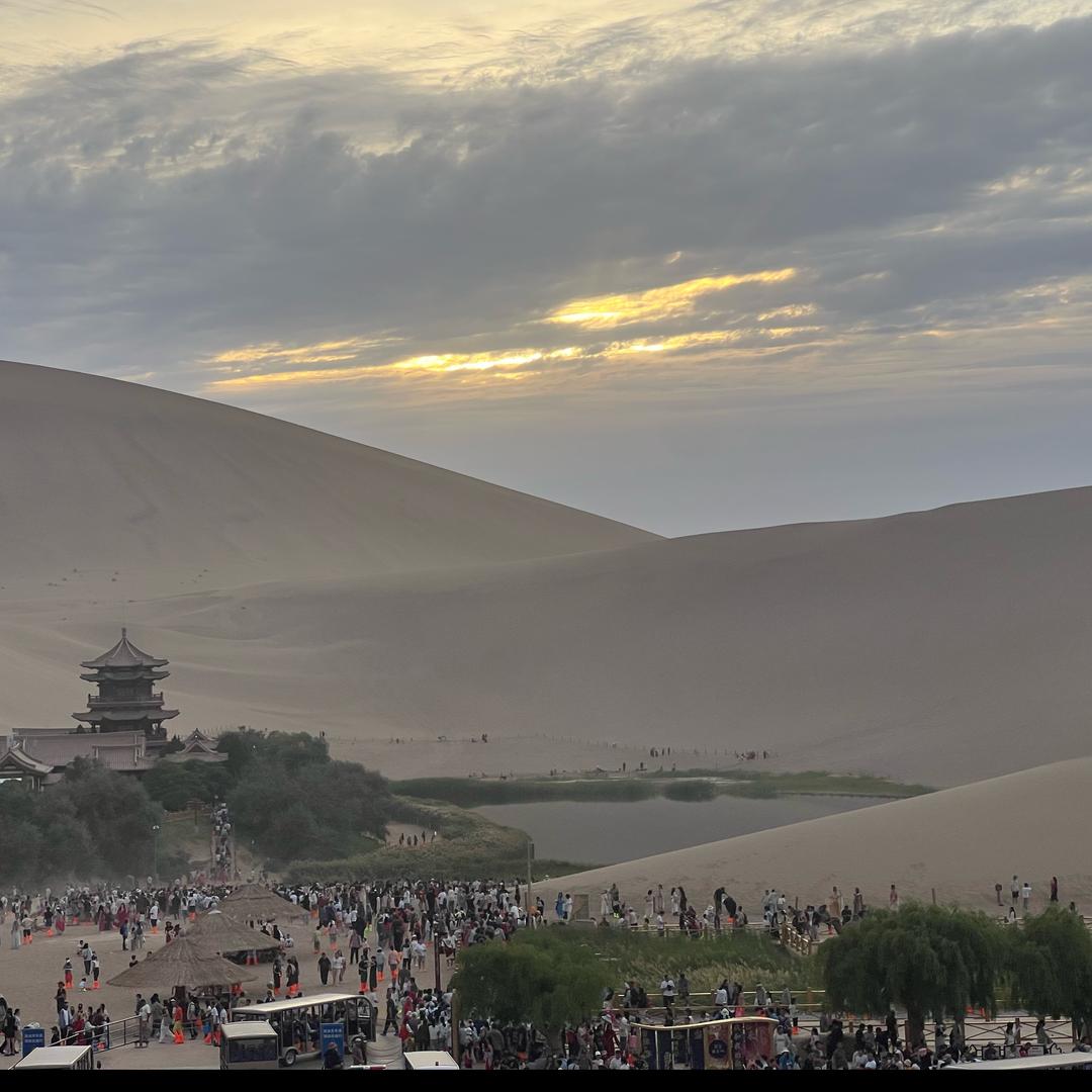 轻舟已过万重山。