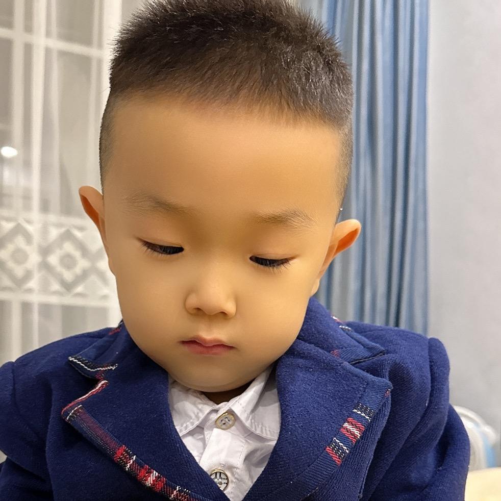 小屁孩很可爱