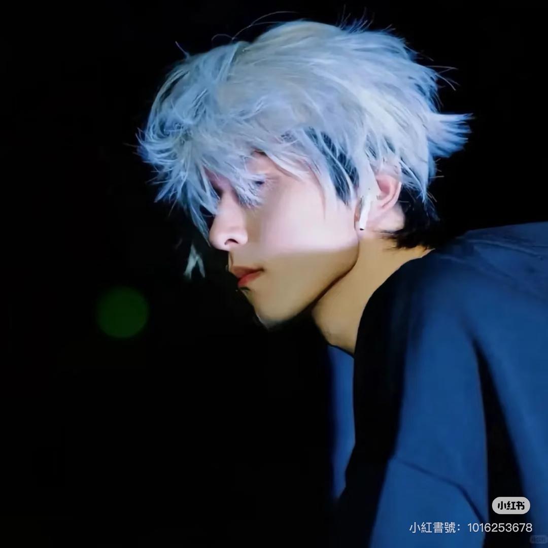 閆睨之