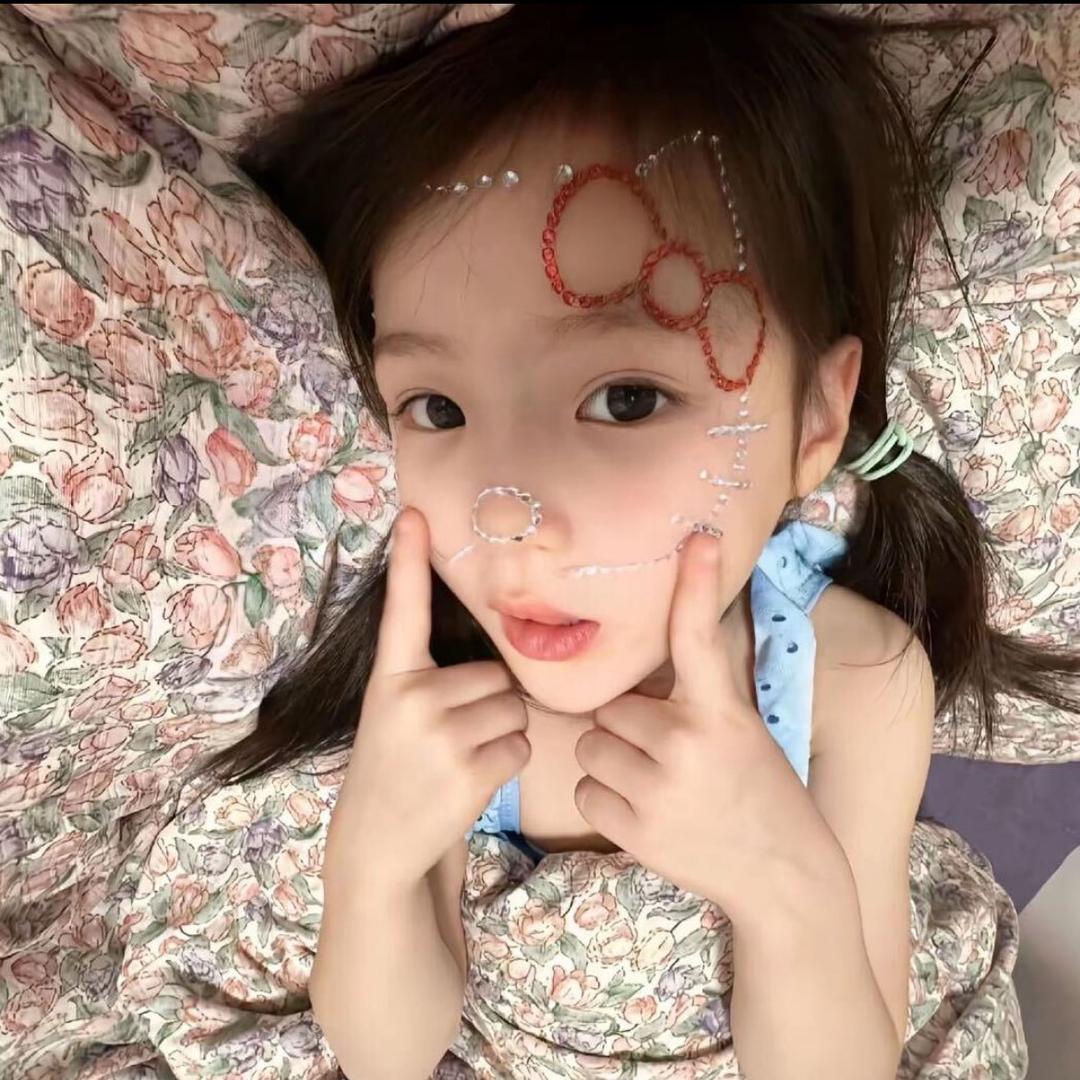 战美彤彤