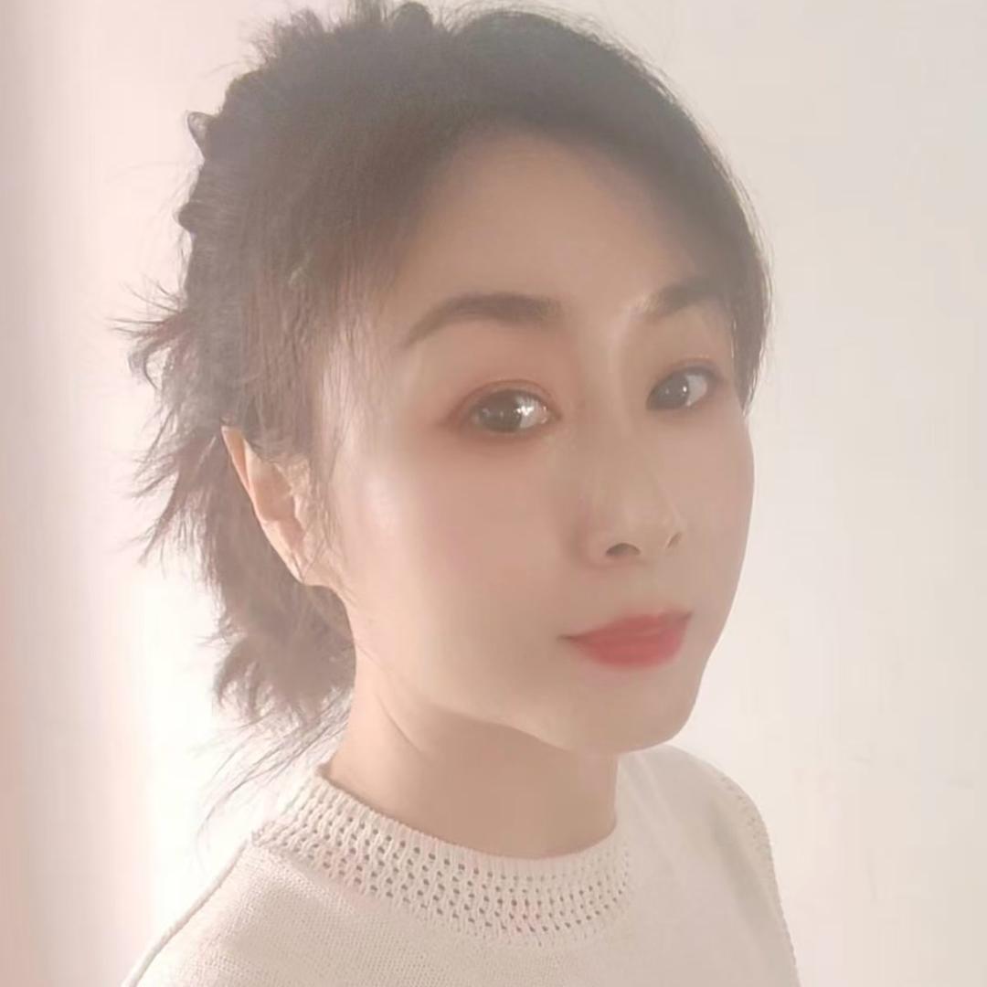 杨依依