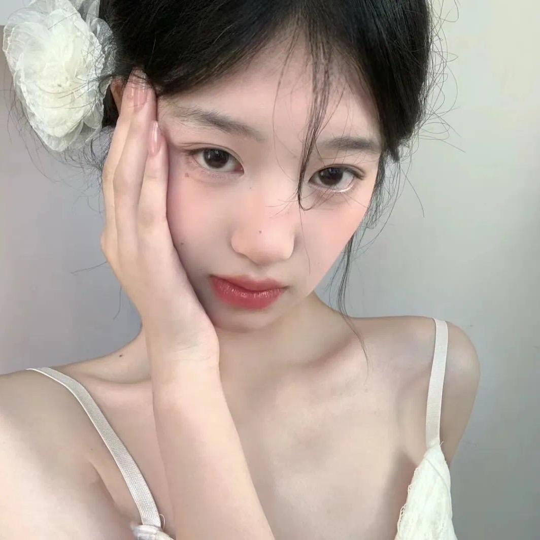 ˵ > 𖥦 < ˵