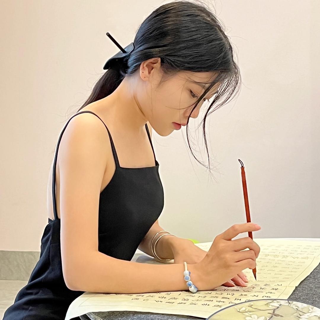 洋莹莹