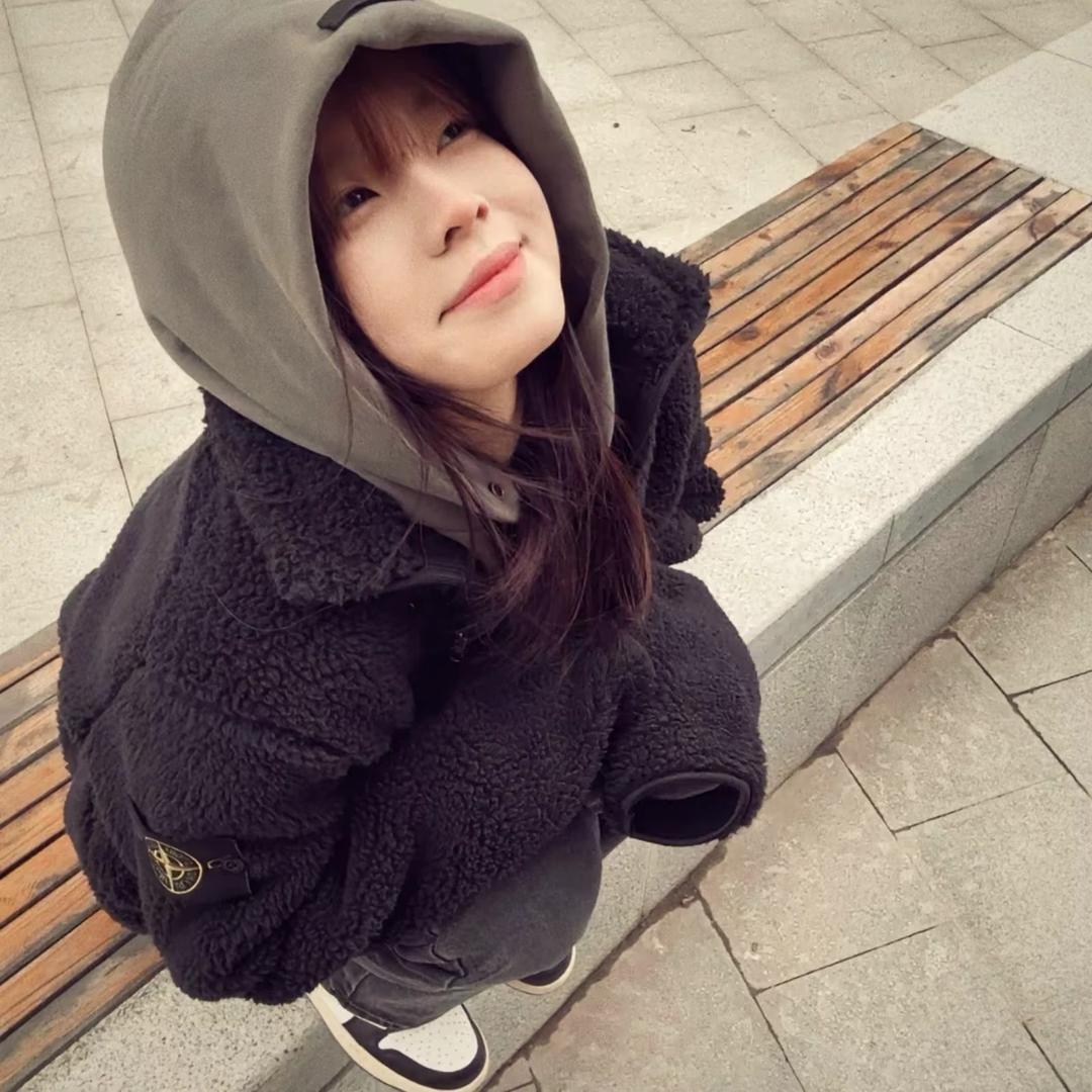 卖萌齐刘海被打歪