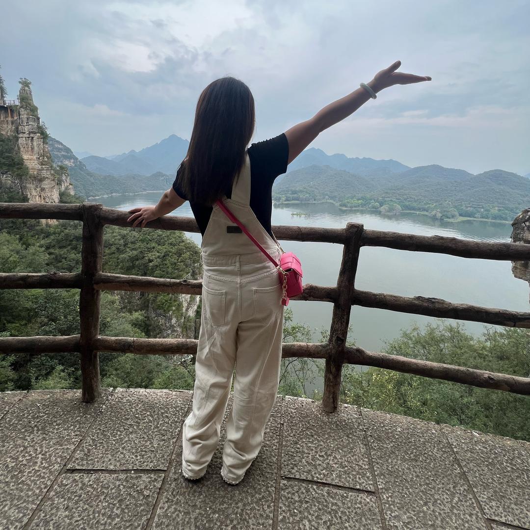 丽 LI
