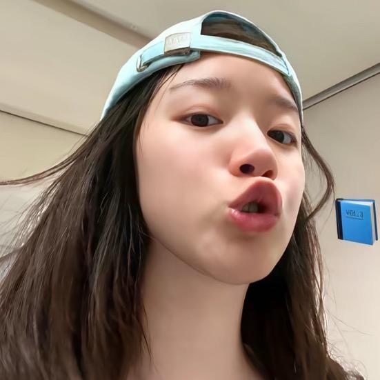 拍照就比耶